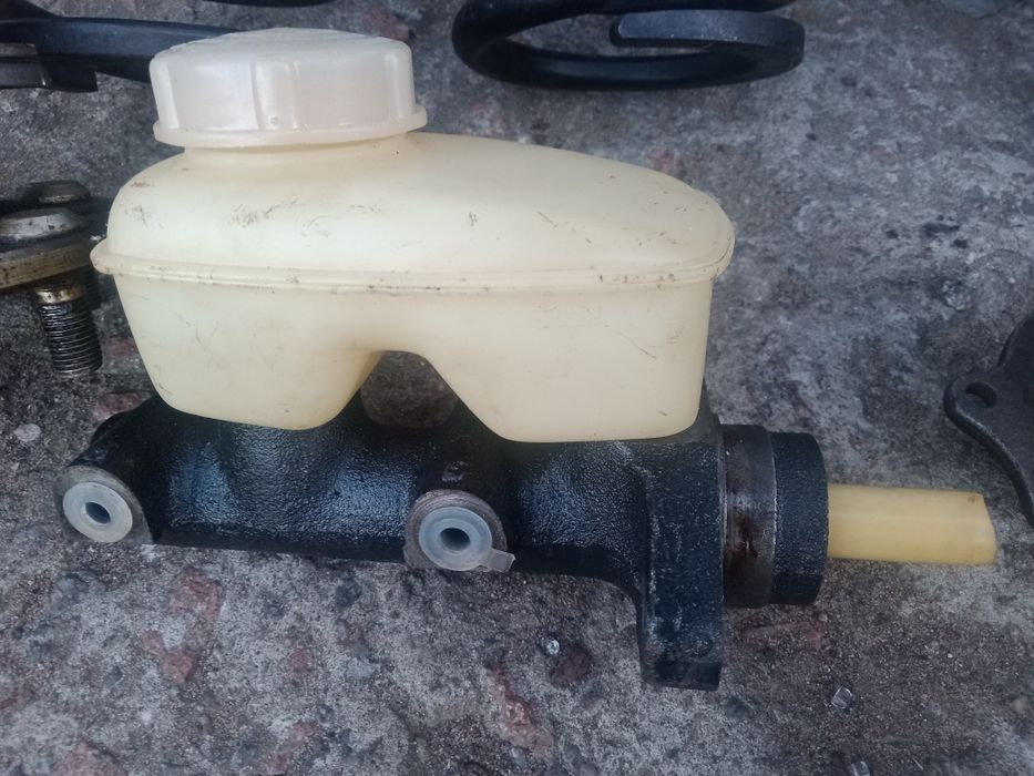 Оригинальный главный тормозной цилиндр на МОСКВИЧ 2140