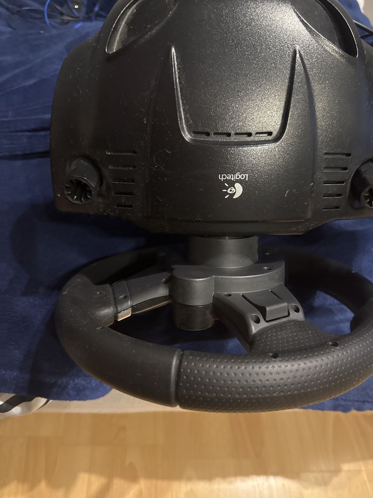 Kierownica Logitech Driving Force GT z przejściówką  PC/PS5/PS4/stojak