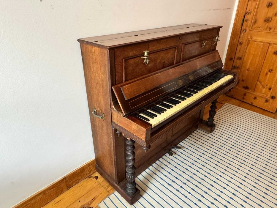 Piano Vertical H.Bord