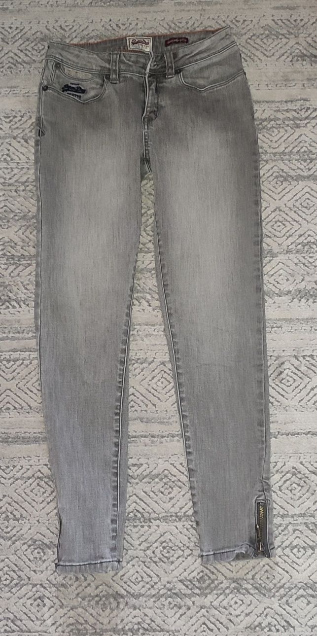 Spodnie Superdry r. 26 pas 62 cm Super Skiny Crop