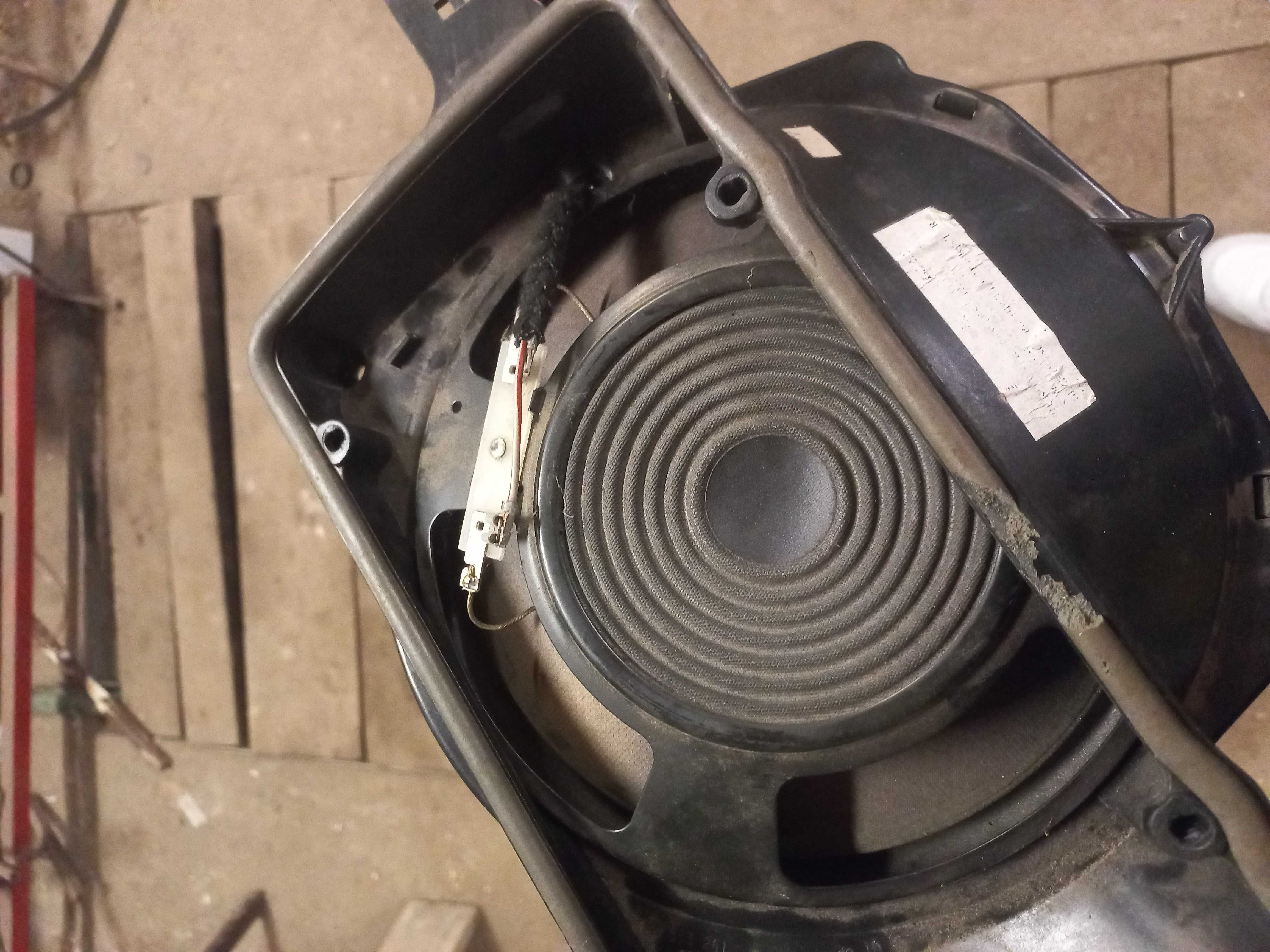 Audi A4 B6 subwoofer oraz wzmacniacz BOSE