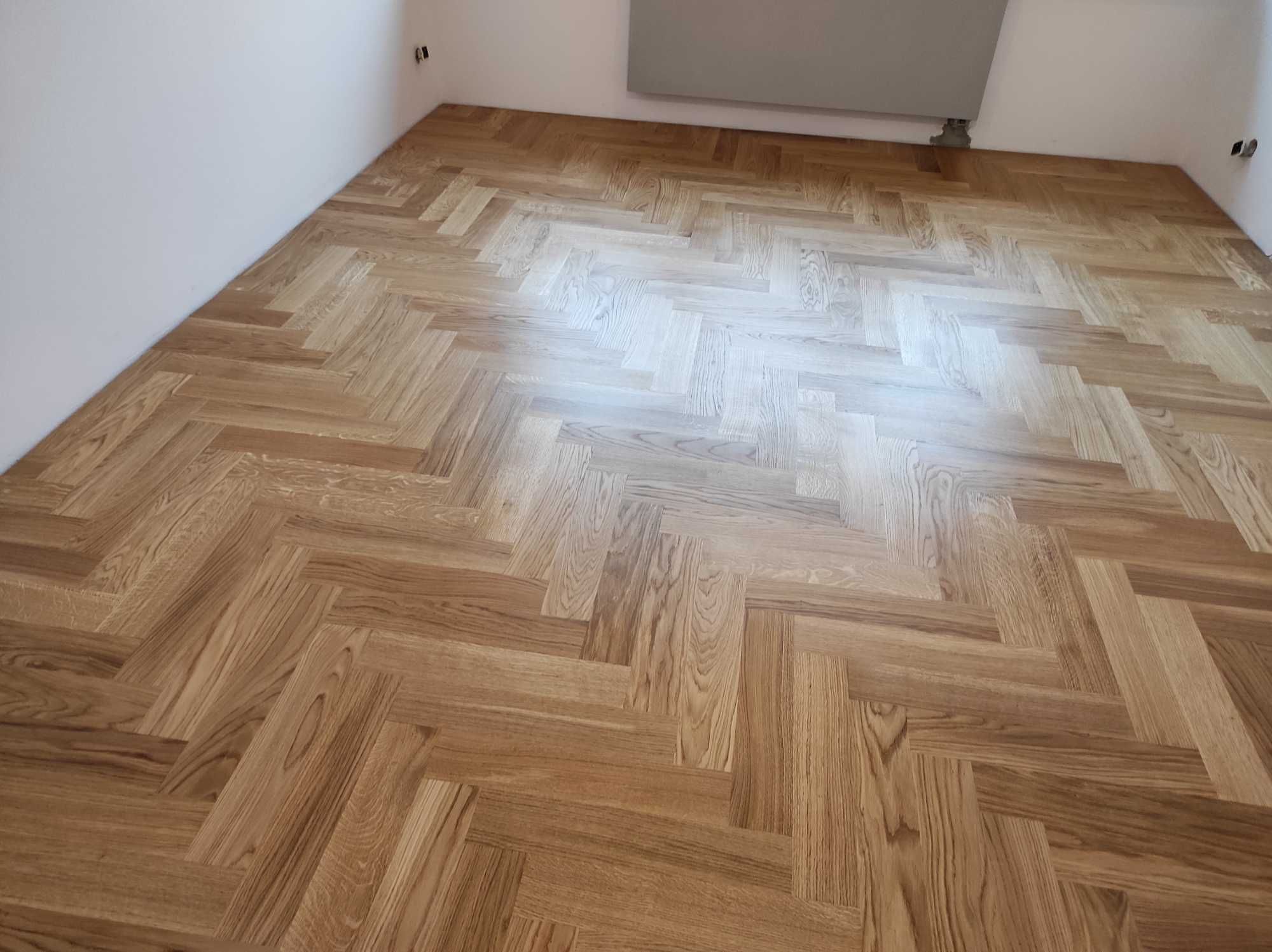 PARKIET DĘBOWY jodełka LITY KL.1 20*100mm(gr.szer.). Deska dąb
