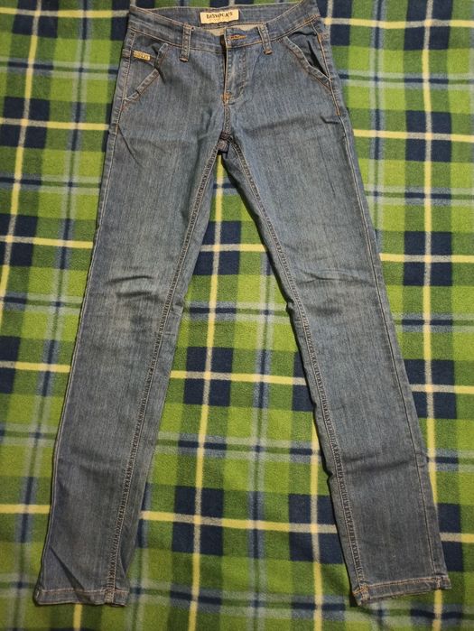 Джинси на підлітка