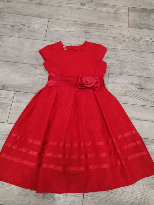 Платье нарядное рост 140