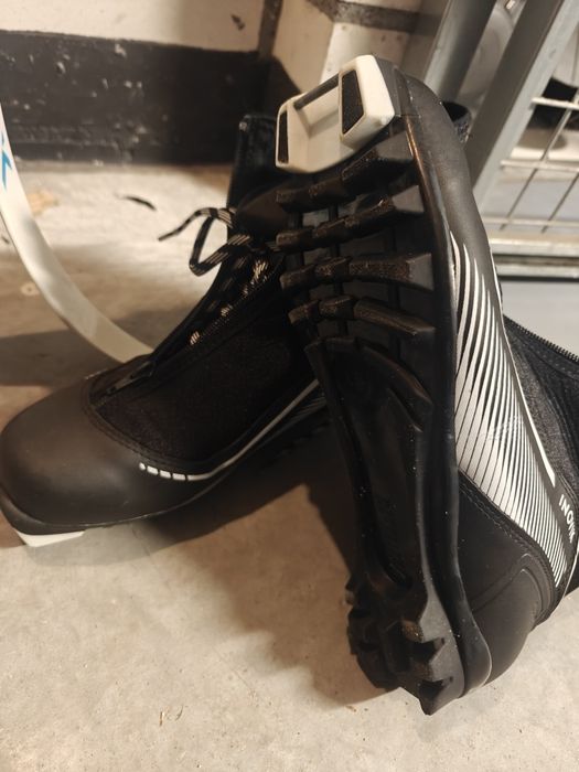 Zestaw Ivonik narty biegowe, buty i kijki