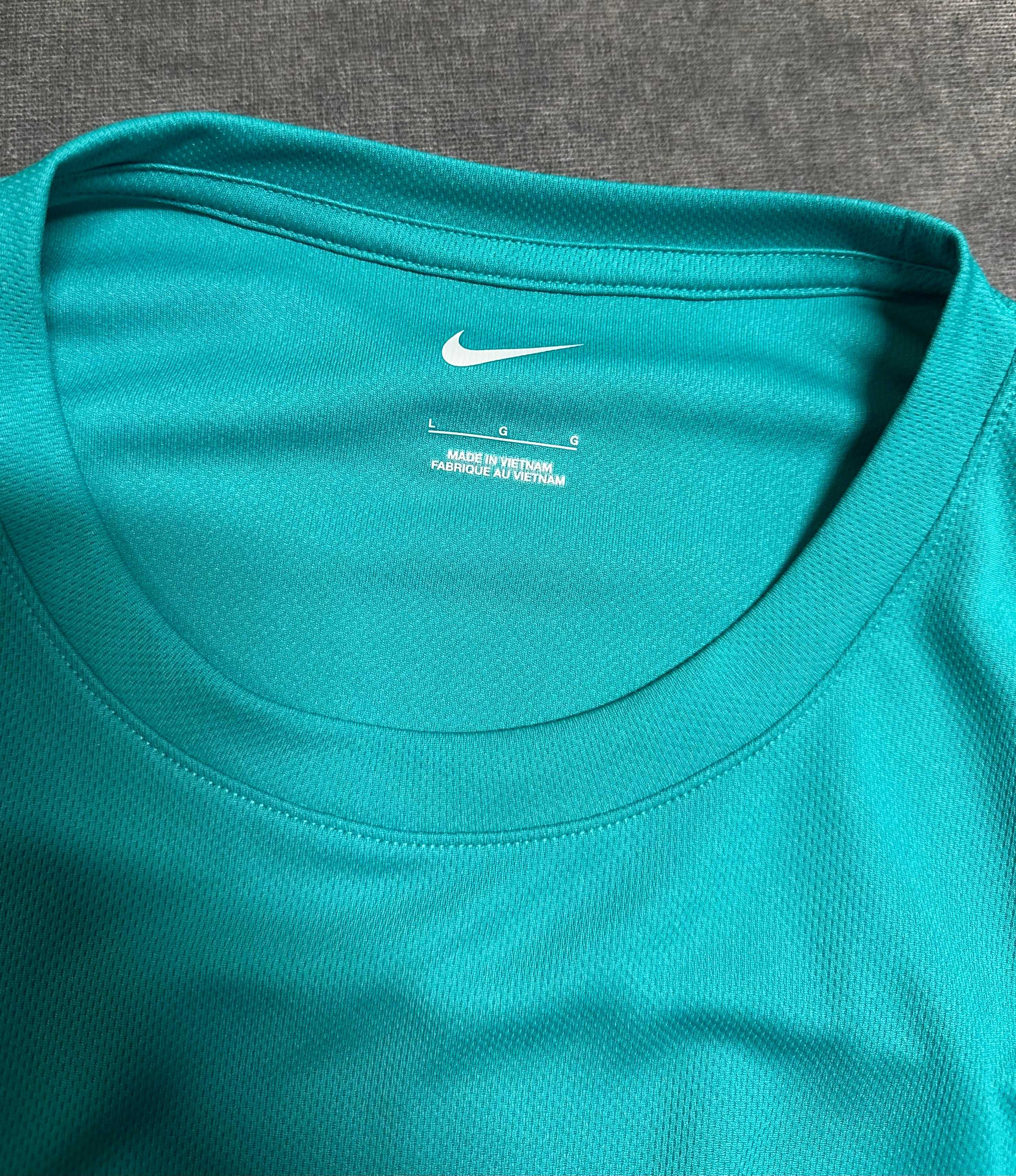 Sportowa koszulka męska Nike rozmiar.L