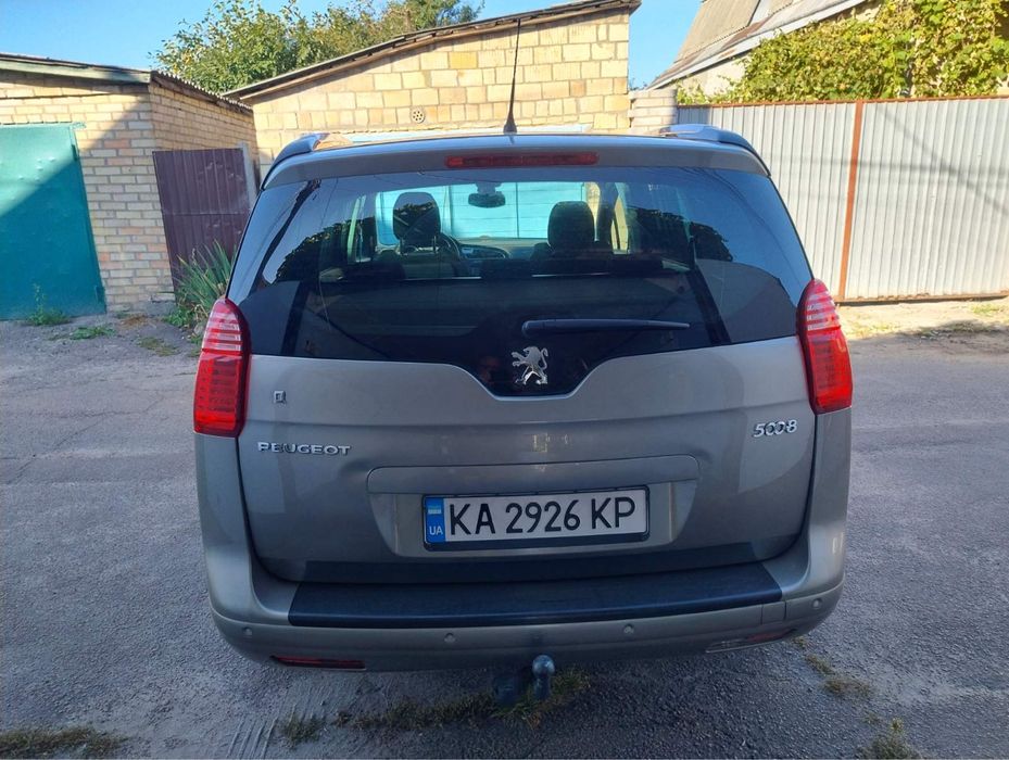 PEUGEOT 5008  цена 7300$