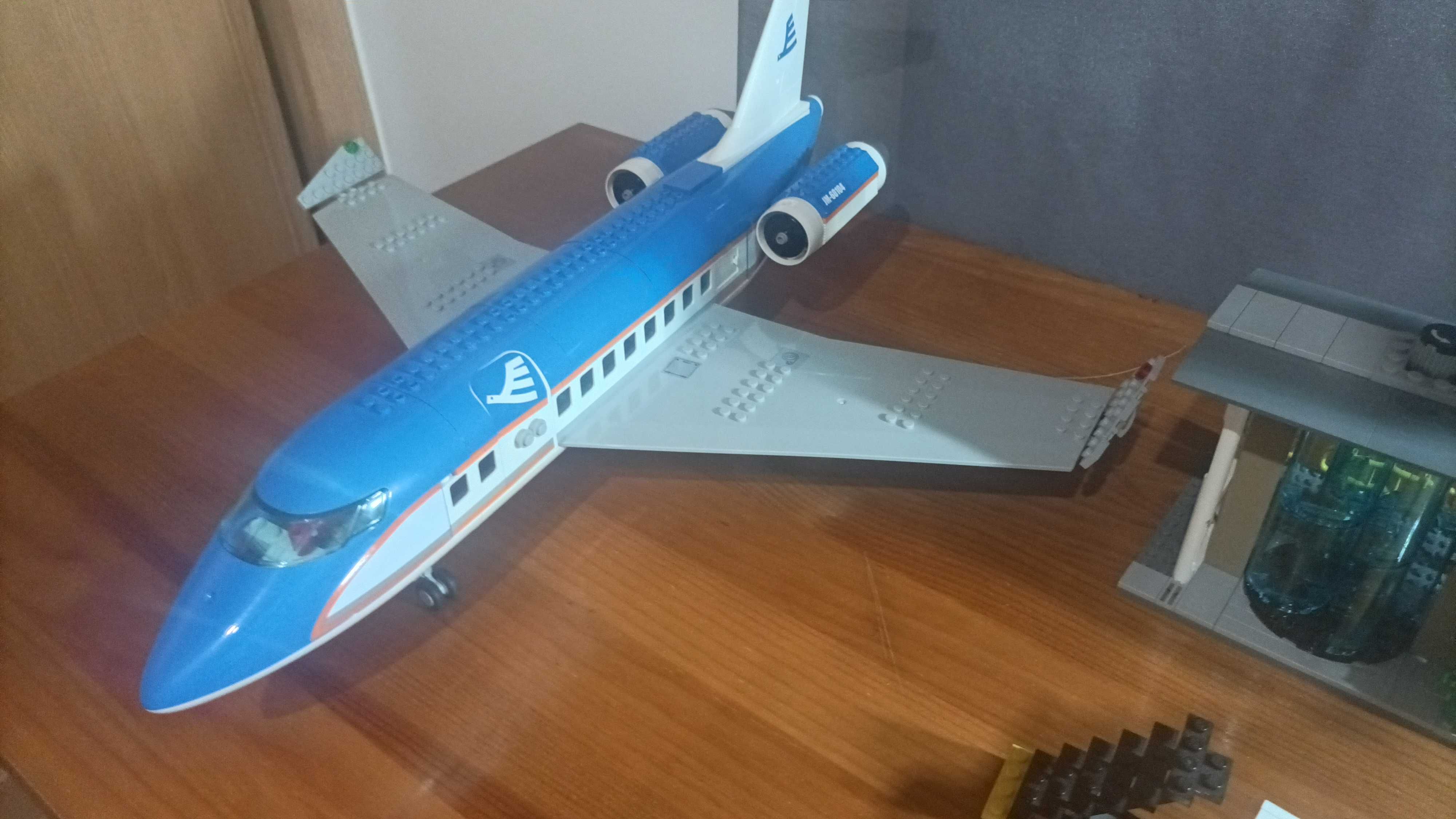 LEGO City Avião e aeroporto 60104