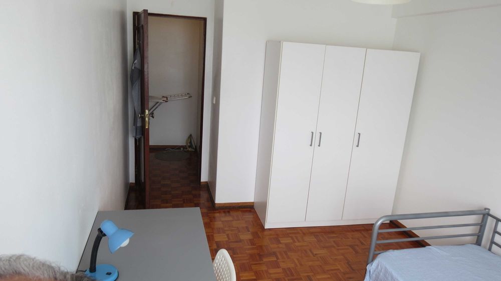 Quarto mobilado junto ao ISEL - Chelas