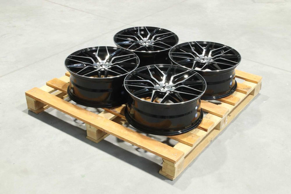 OUTLET! Felgi Japan Racing JR28 18x7,5 ET40 5x105 GlossBlack Machined