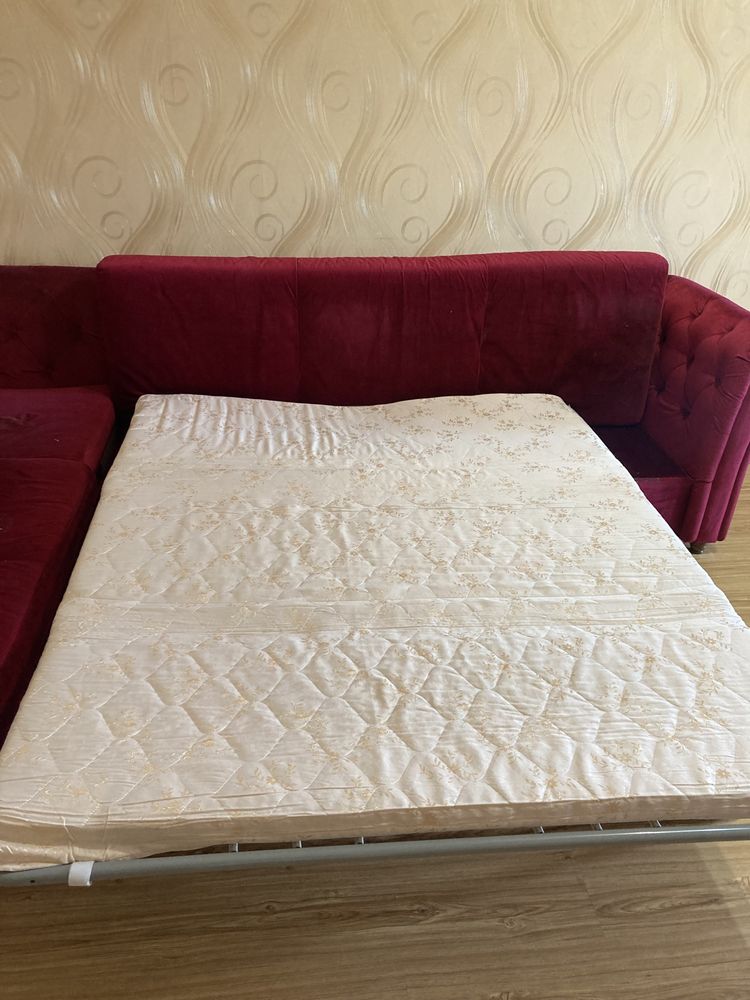 Продам гарний велюровий диван