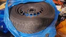 Opony Zimowe samochod Opel Corsa 1.4 razem z felgami.