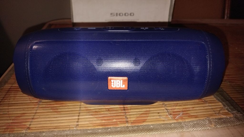 Колонка.      jbl