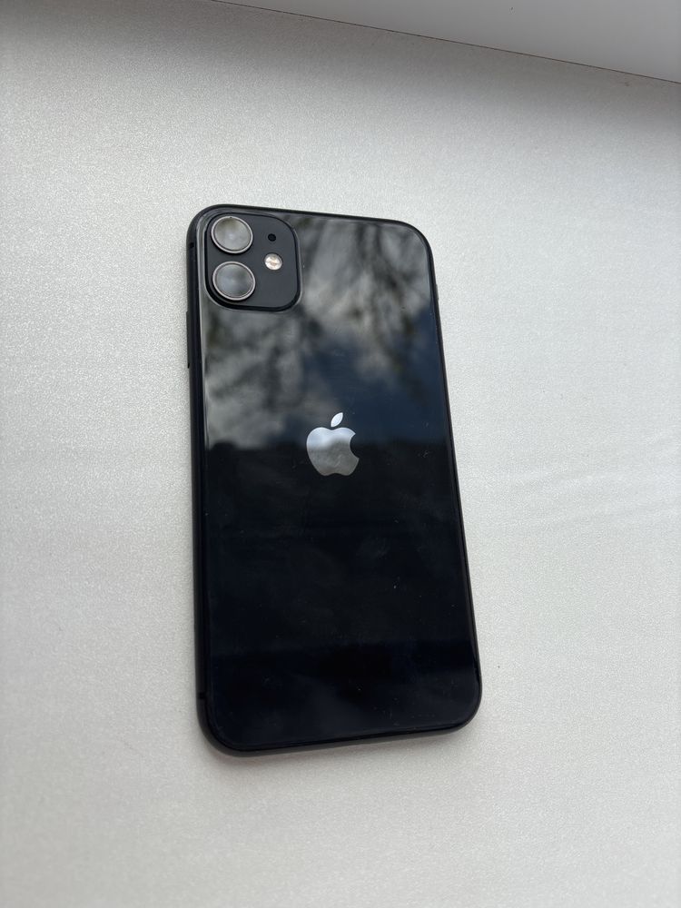 Телефон iPhone 11