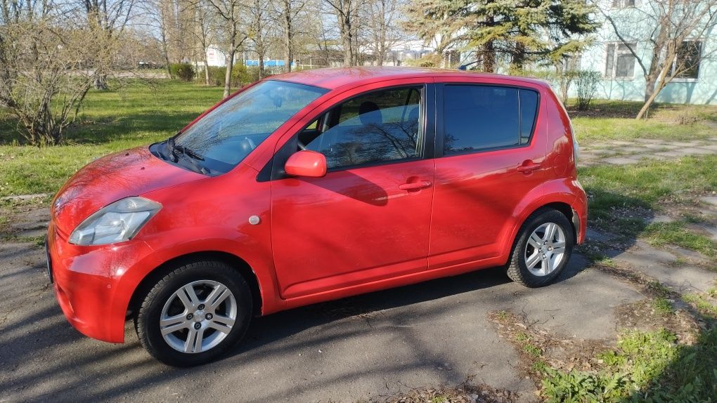 Автомобіль Daihatsu Sirion(Toyota)