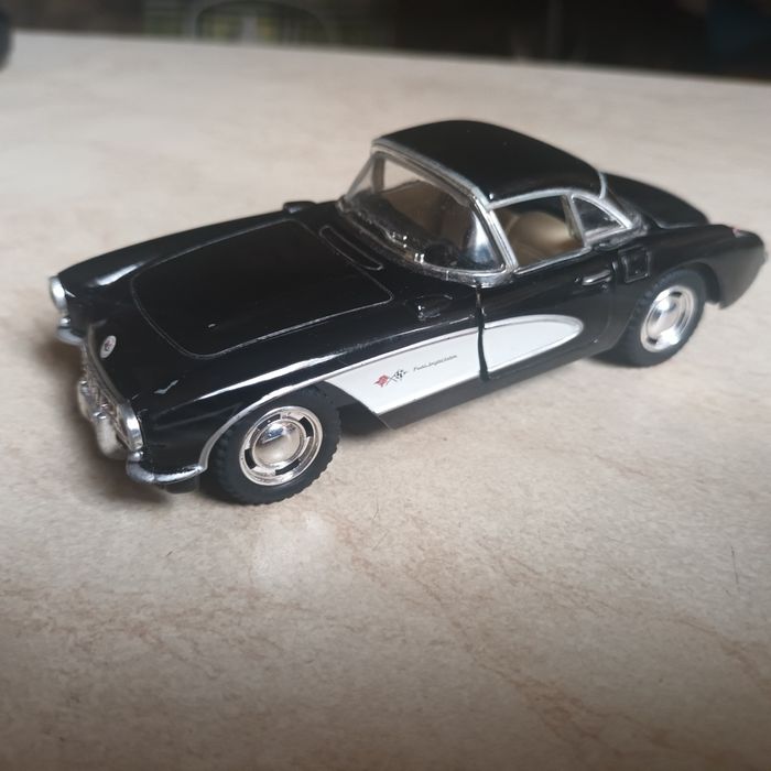 Машинки Kinsmart