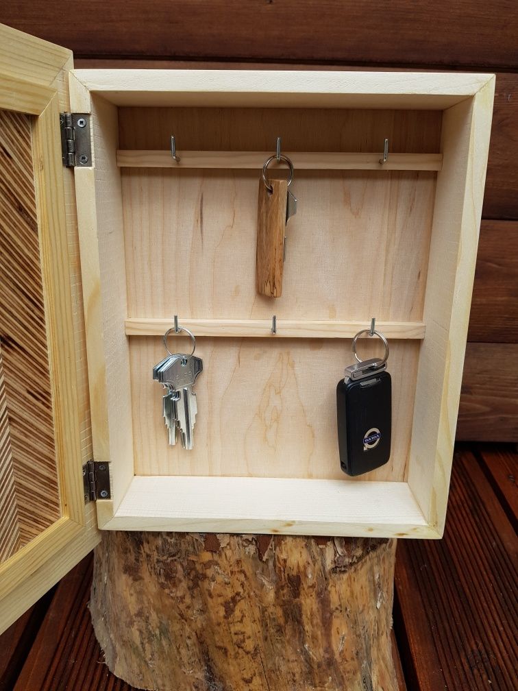 Skrzynka drewniana na klucze