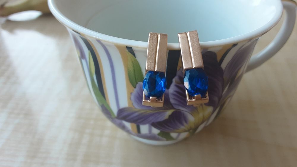 Сережки з сапфіром 4.7 грам свої Золото проба 585