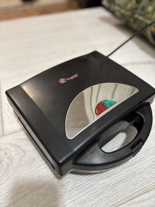 Бутербродниця, бутербродница