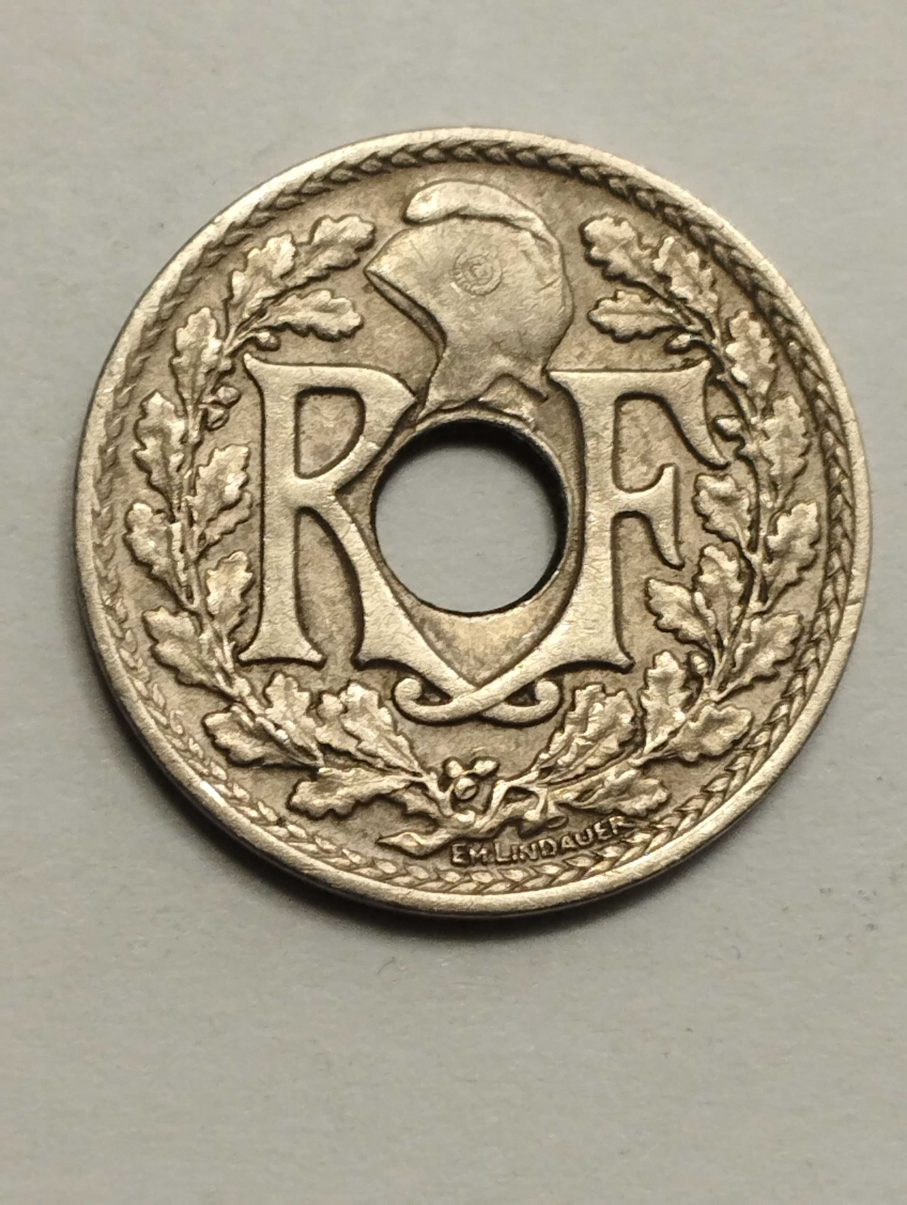 Sprzedam monetę Francja 10 centymów 1933r.  stan bdb.