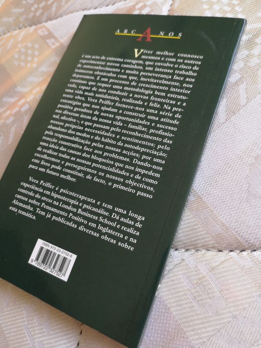 Livro "Saber Viver Melhor Consigo e Com os Outros" de Vera Peiffer