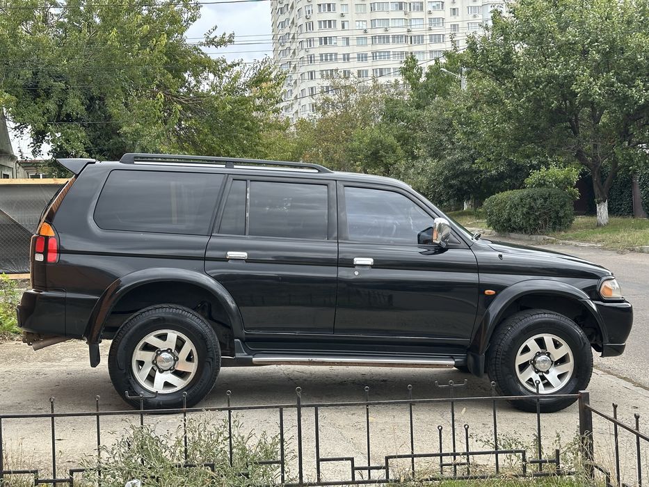 Продам Mitsubishi Pajero Sport на автомате газ/бензин!