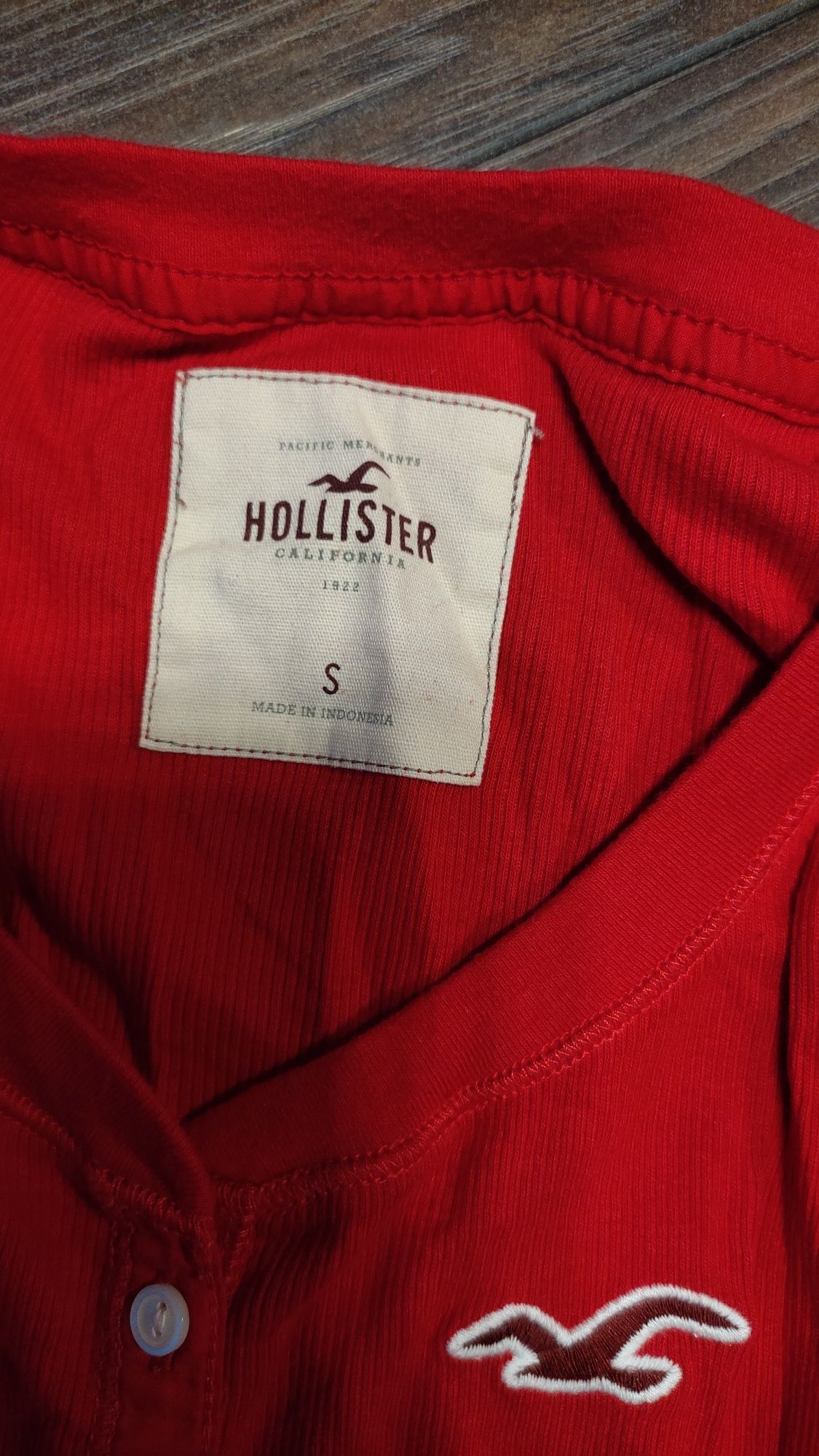 Bluzka Hollister rozmiar S, czerwona