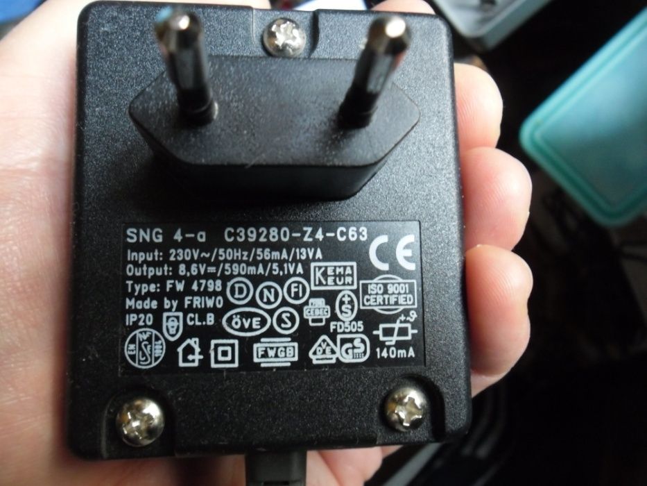 Адаптер 8.6В и 590 мА (блок питания)