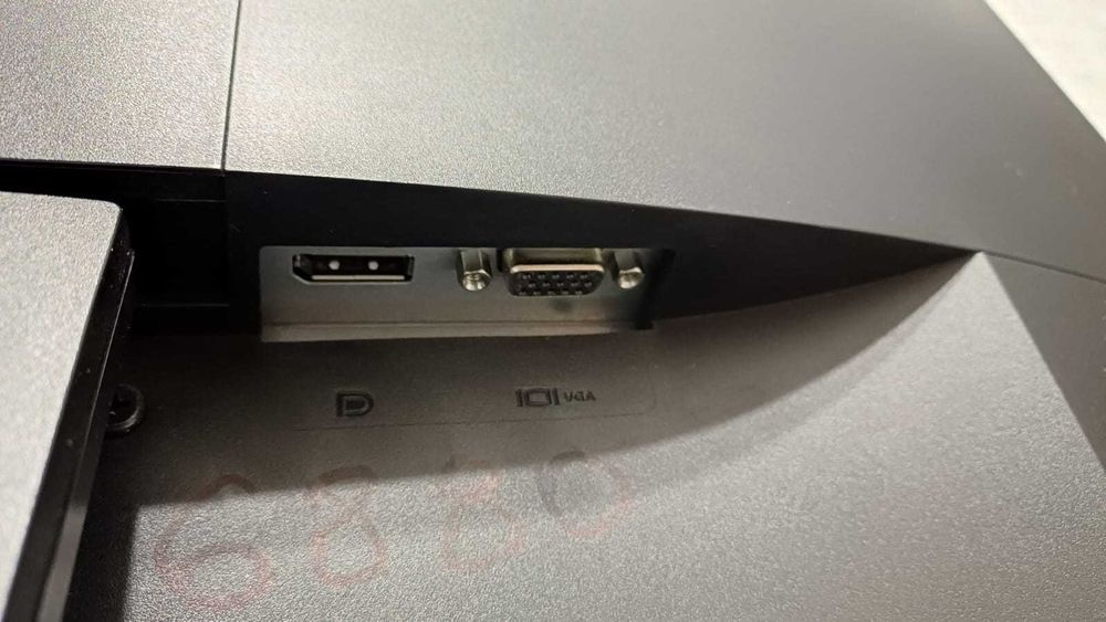 Монітор 23" Dell E2318H був користуванні