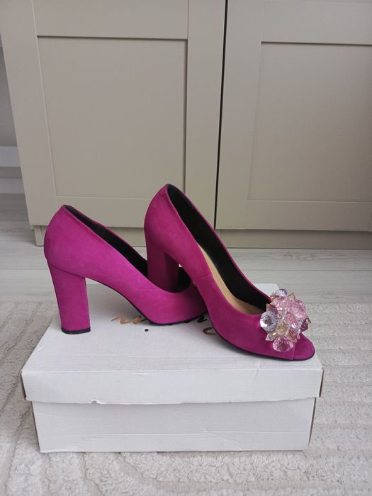 Czółenka  kolor fuksja rozm.39 firmy Rusin Ohbutik skóra zamsz słupek