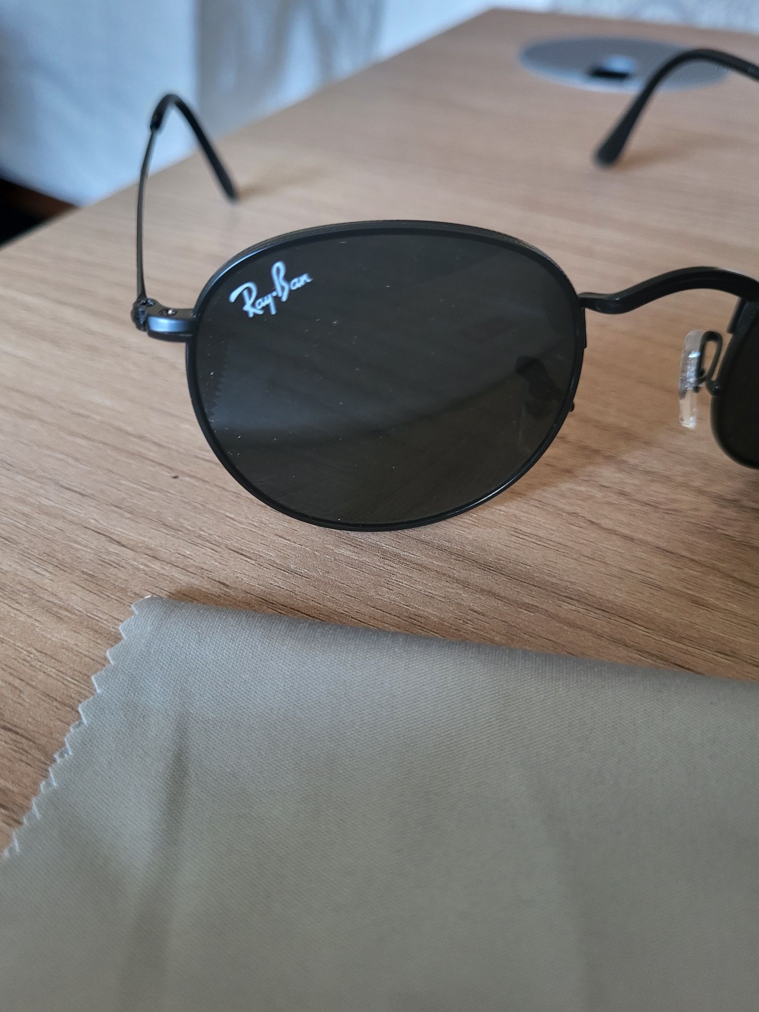 Oculos de sol Ray-Ban pretos