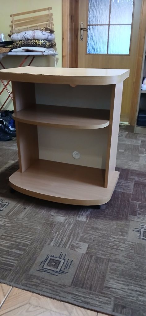 Stolik pod telewizor