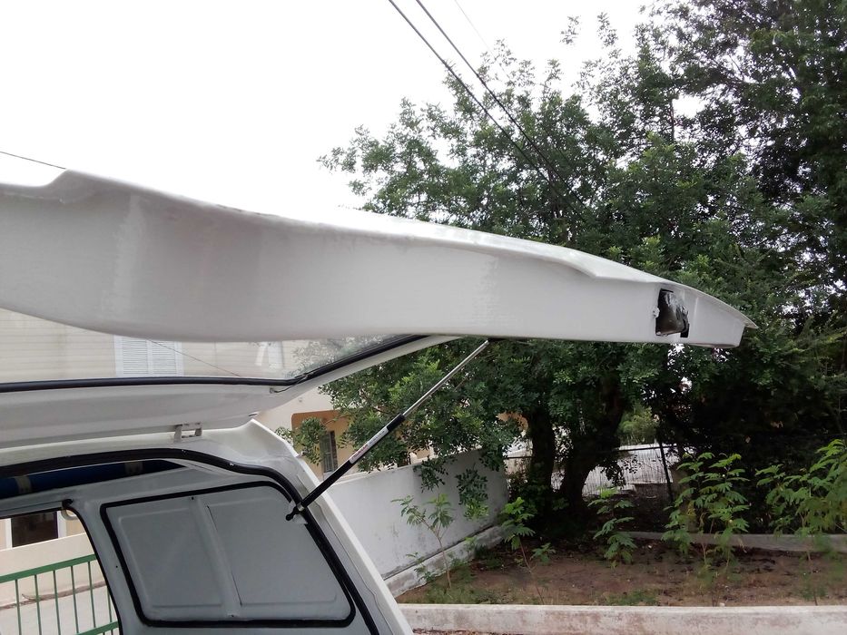 Nissan Vanette (avariado)