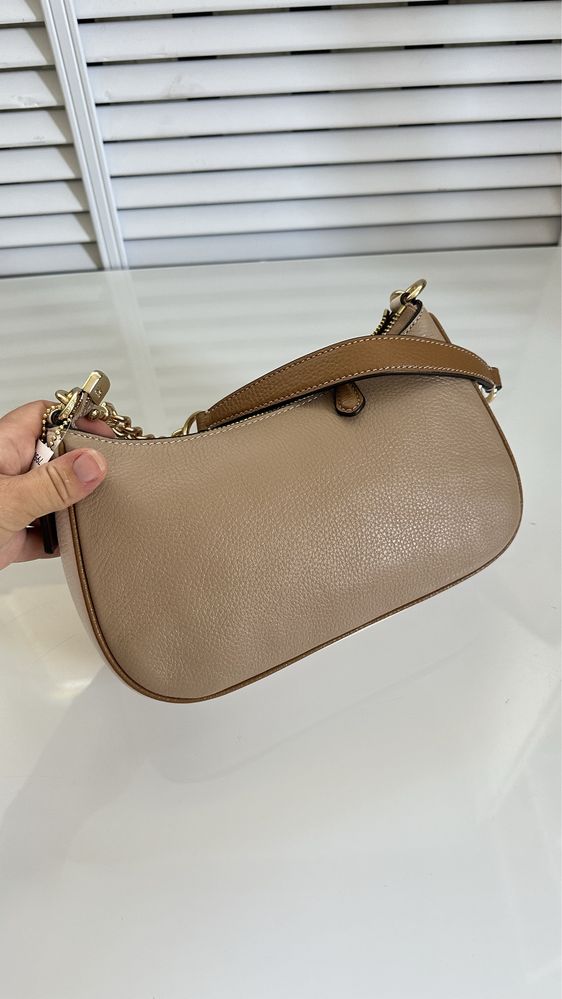 Бежева маленька сумка Teri Shoulder Beige Coach