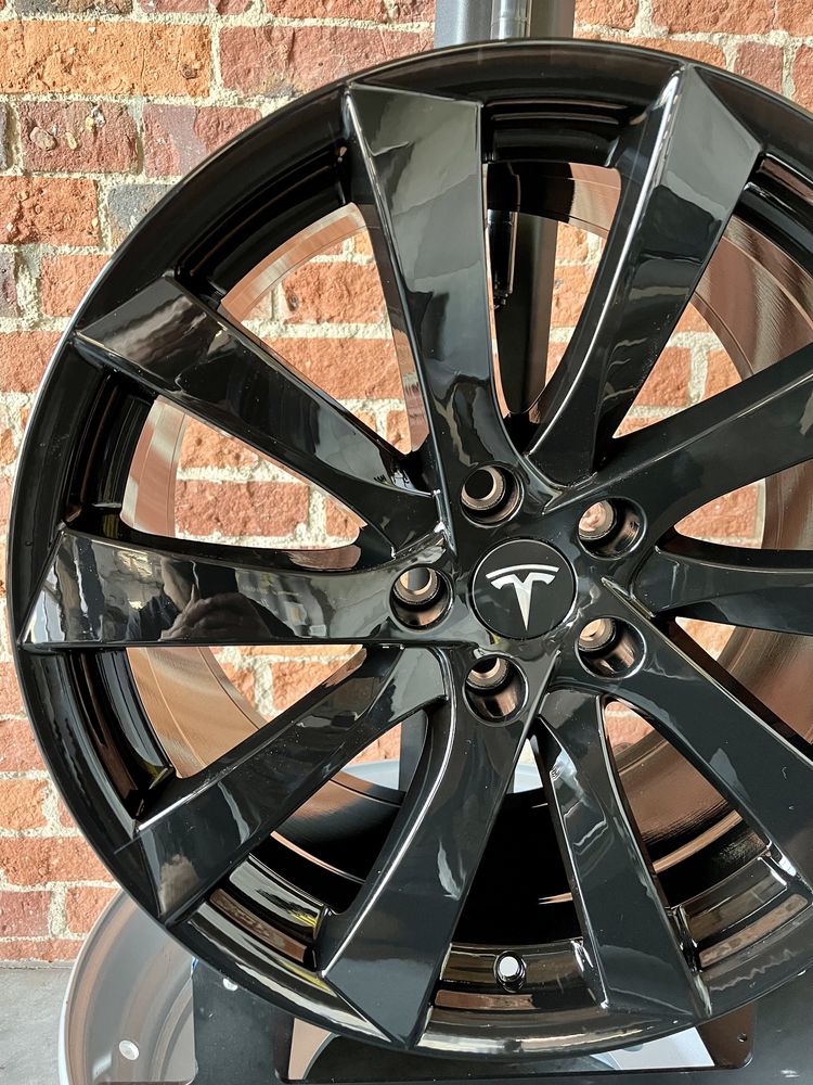 Alufelgi 19 Tesla Y Nowe 5x114,3 Felgi Black Edition Czujniki