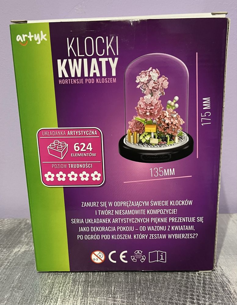 Klocki, kwiaty Hortensje Pod Kloszem