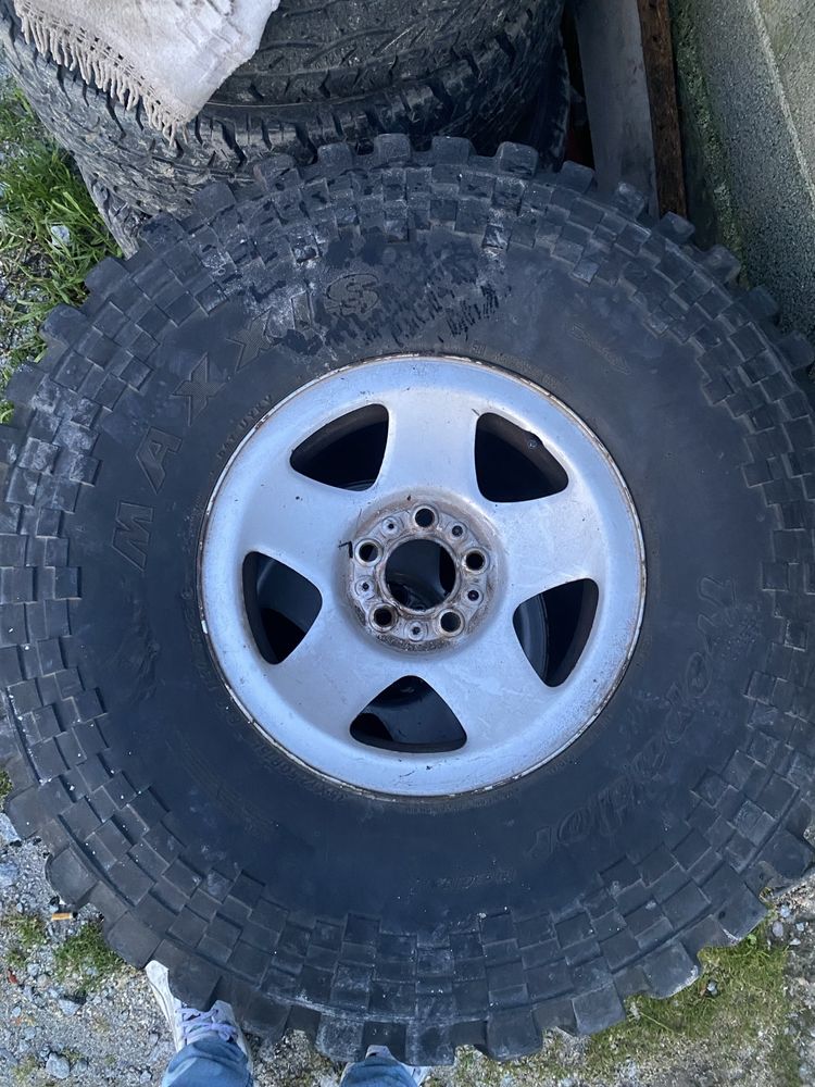 Jante 15 + Maxxis Trepador Radial 35