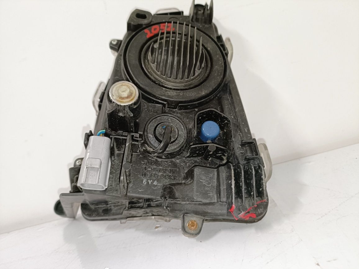 Toyota Prius IV Halogen LED prawy