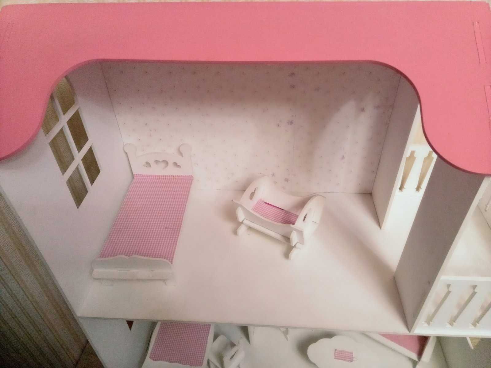 домик для кукол с мебелью