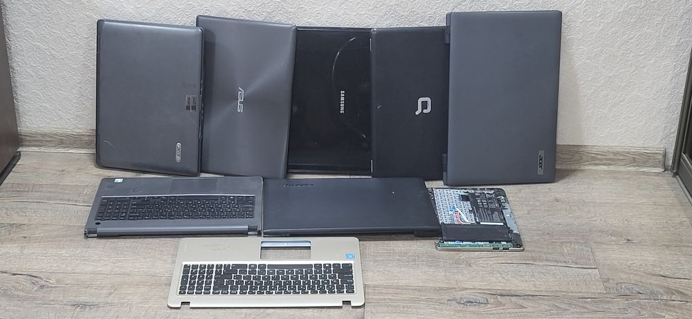 Ноутбук запчастини