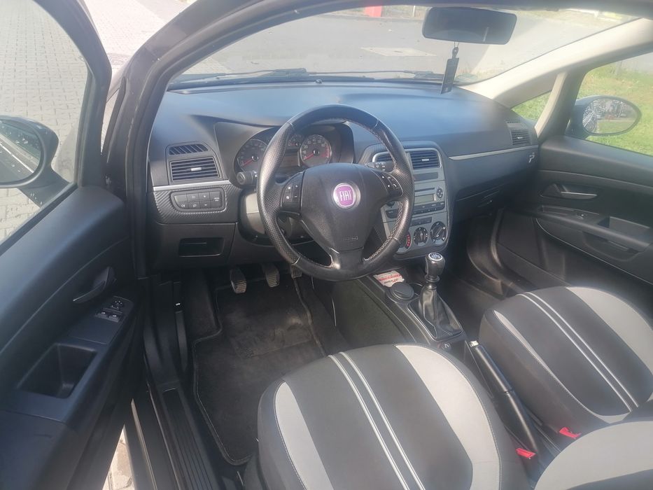 Fiat grande punto 2008r 1.4 benzyna 141tys km giugiaro