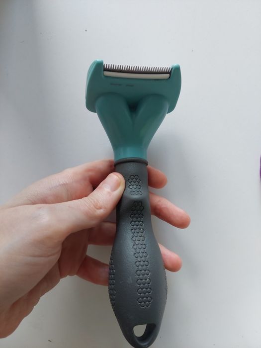 FURminator для котів з короткою шерстю