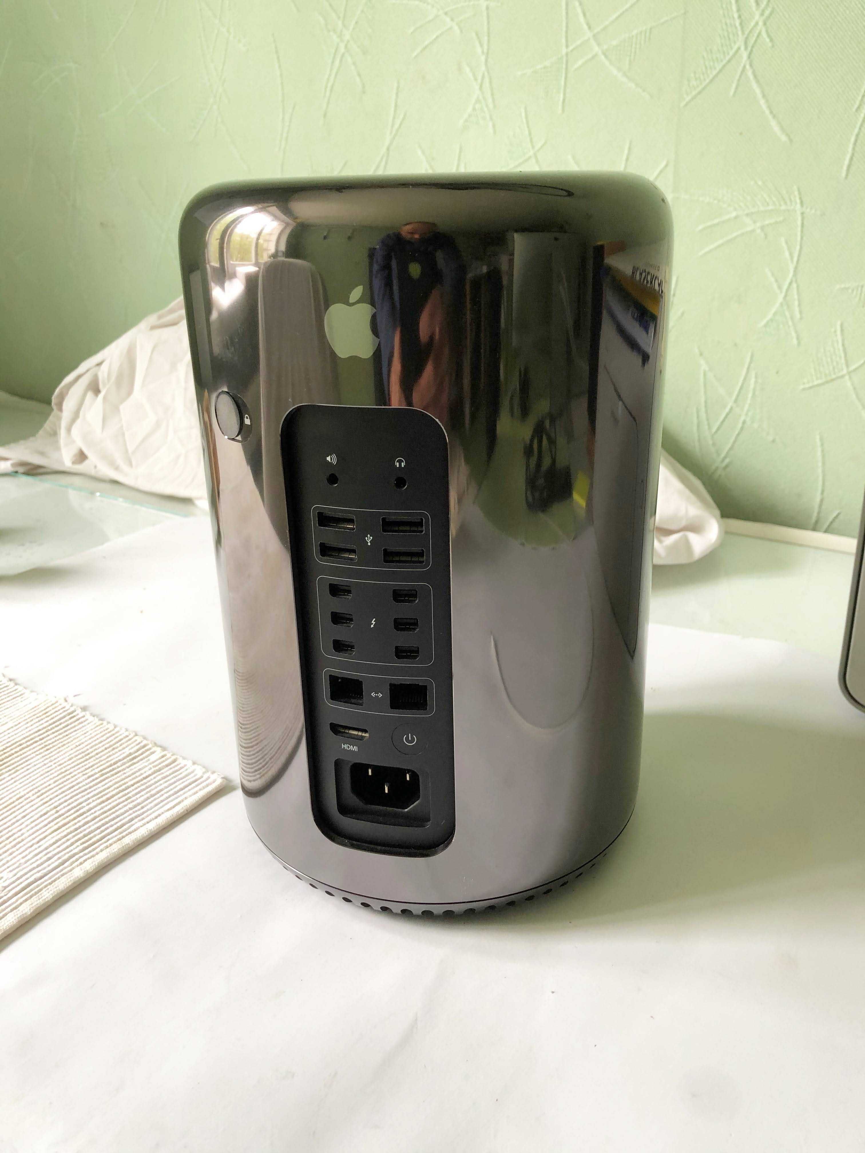 Apple Mac Pro 12 core - 2,7 GHz , 64 ram, 512 SSD, 2xD500 3 Gb