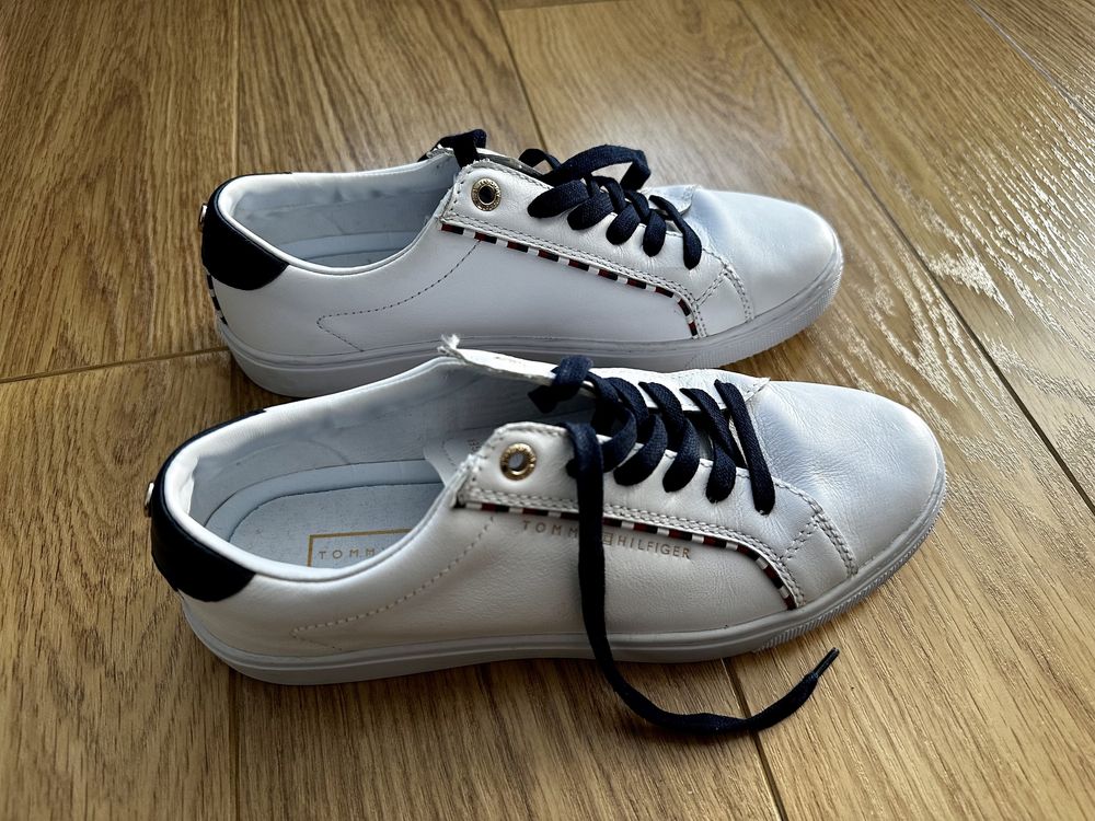 Białe buty damskie trampki sneakersy Tommy Hilfiger