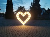 Serce podświetlane żarówkami led