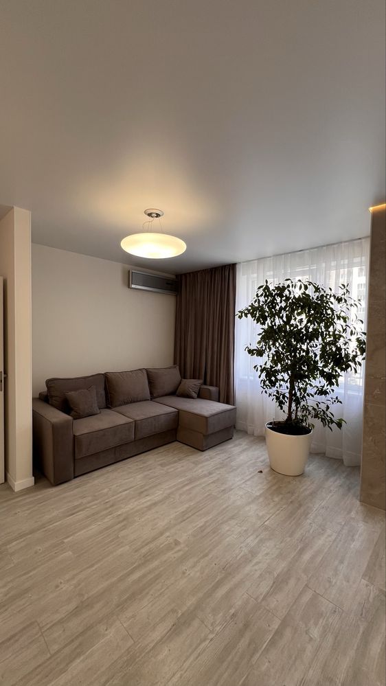 Продаж 2-кімнатної квартири 60 м² в ЖК Чехов Парк, парк Центральний