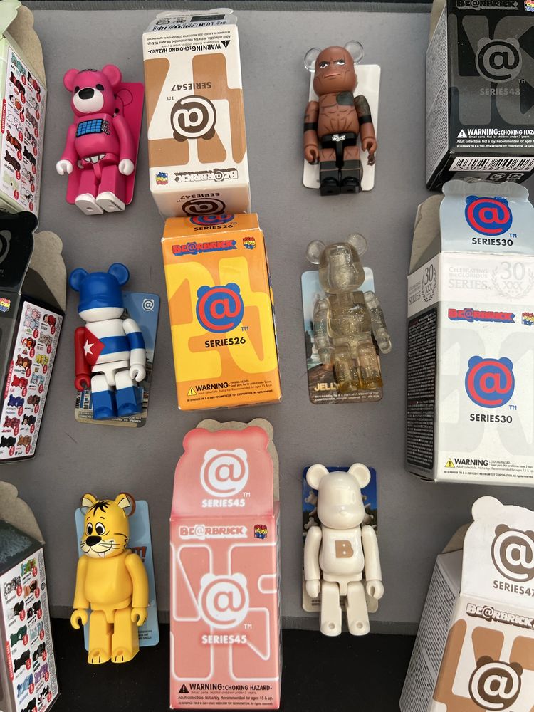 Bearbrick series - 38 sztuk widocznych na zdjeciach