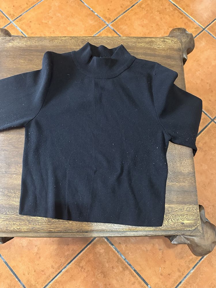 Blusa preta curta