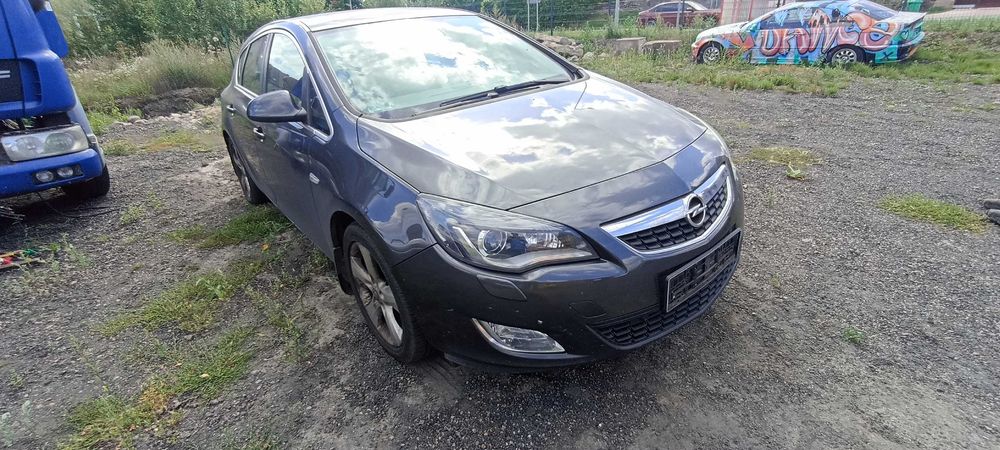 maska klapa silnika opel astra J lak 177