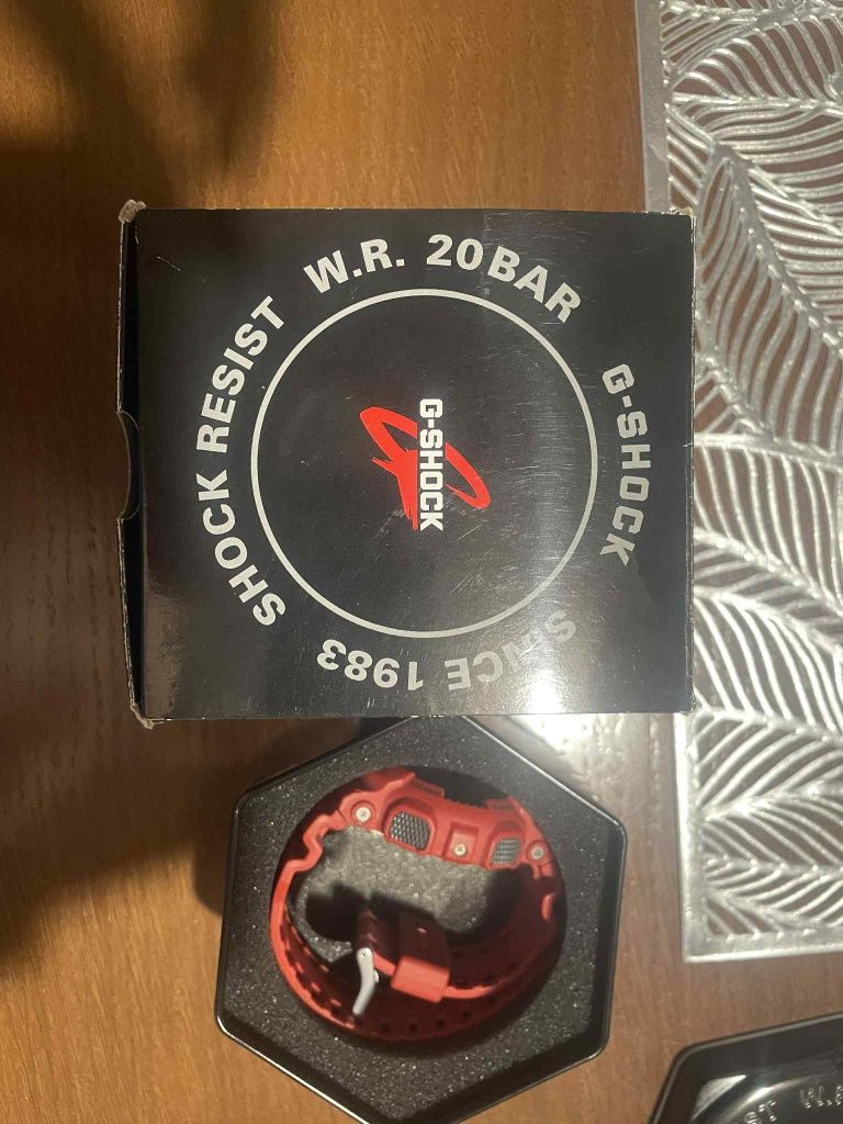 Casio G-Shock – czerwony, pancerny zegarek!


---

Casio G-Shock